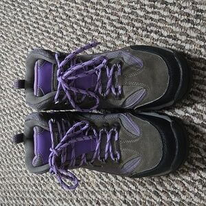 Women's hiking boots Size 8.5